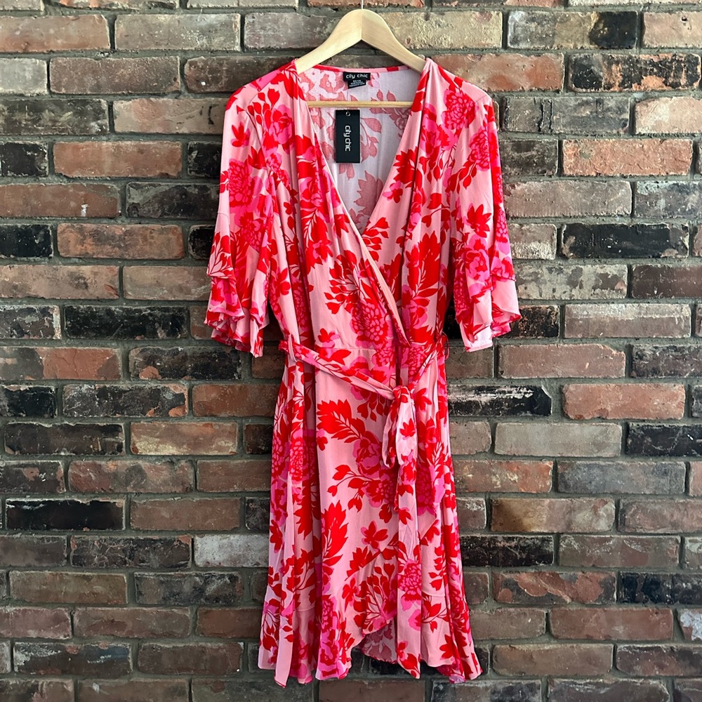 Scarlet Floral Dress - pink City Chic size 14 NWT